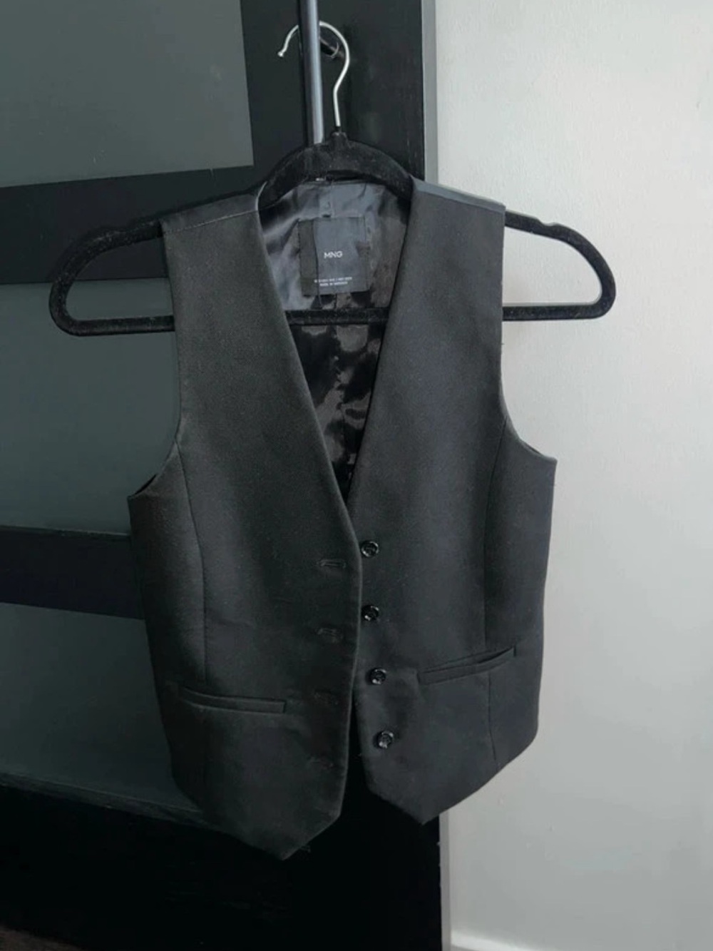 Mango woman’s classic Black button down vest